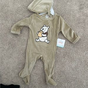 Disney baby Onesie Winnie The Pooh 6/9 M with hat